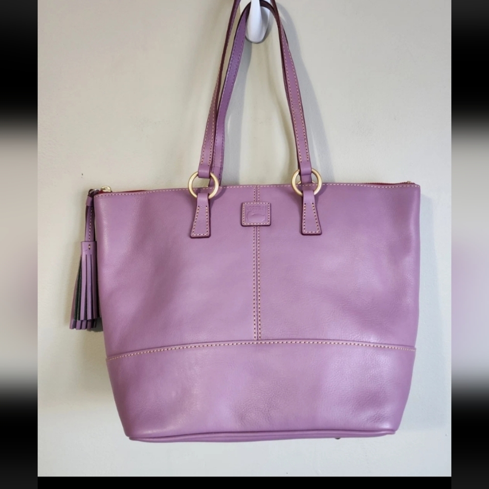 NWT Dooney & Bourke Mauve Tobi Bag